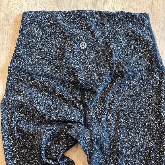 Lululemon high rise align crop - Picture 2 of 2